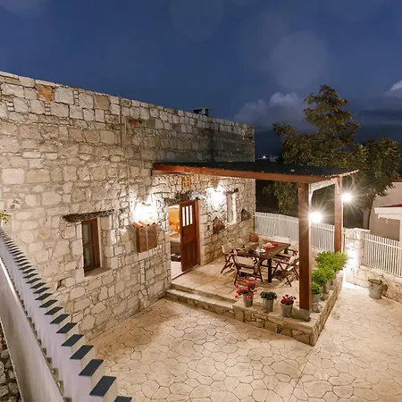 Casa vacanze Iliada's Traditional Stone House