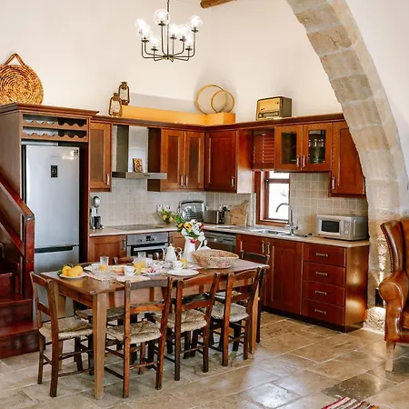 Iliada's Traditional Stone House Casa vacanze *